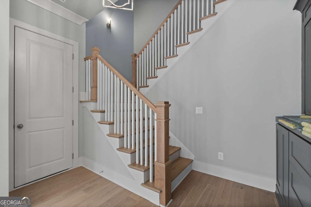 2031 Village Walk Milton - 23