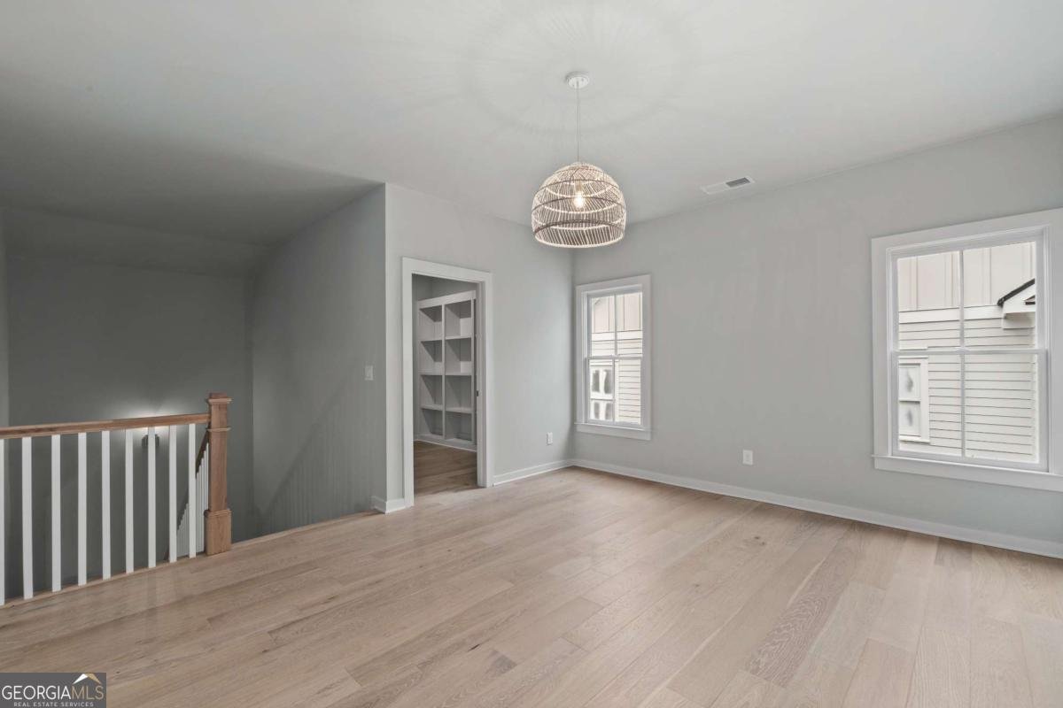 2031 Village Walk Milton - 24