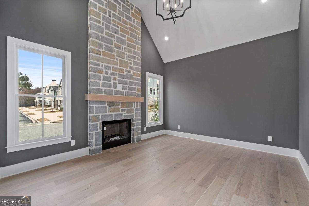 2031 Village Walk Milton - 4