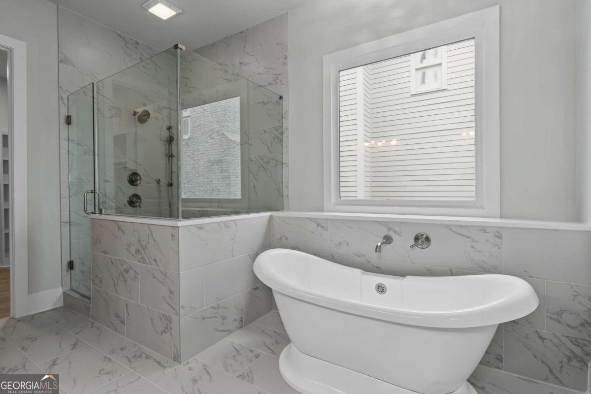 2031 Village Walk Milton - 5