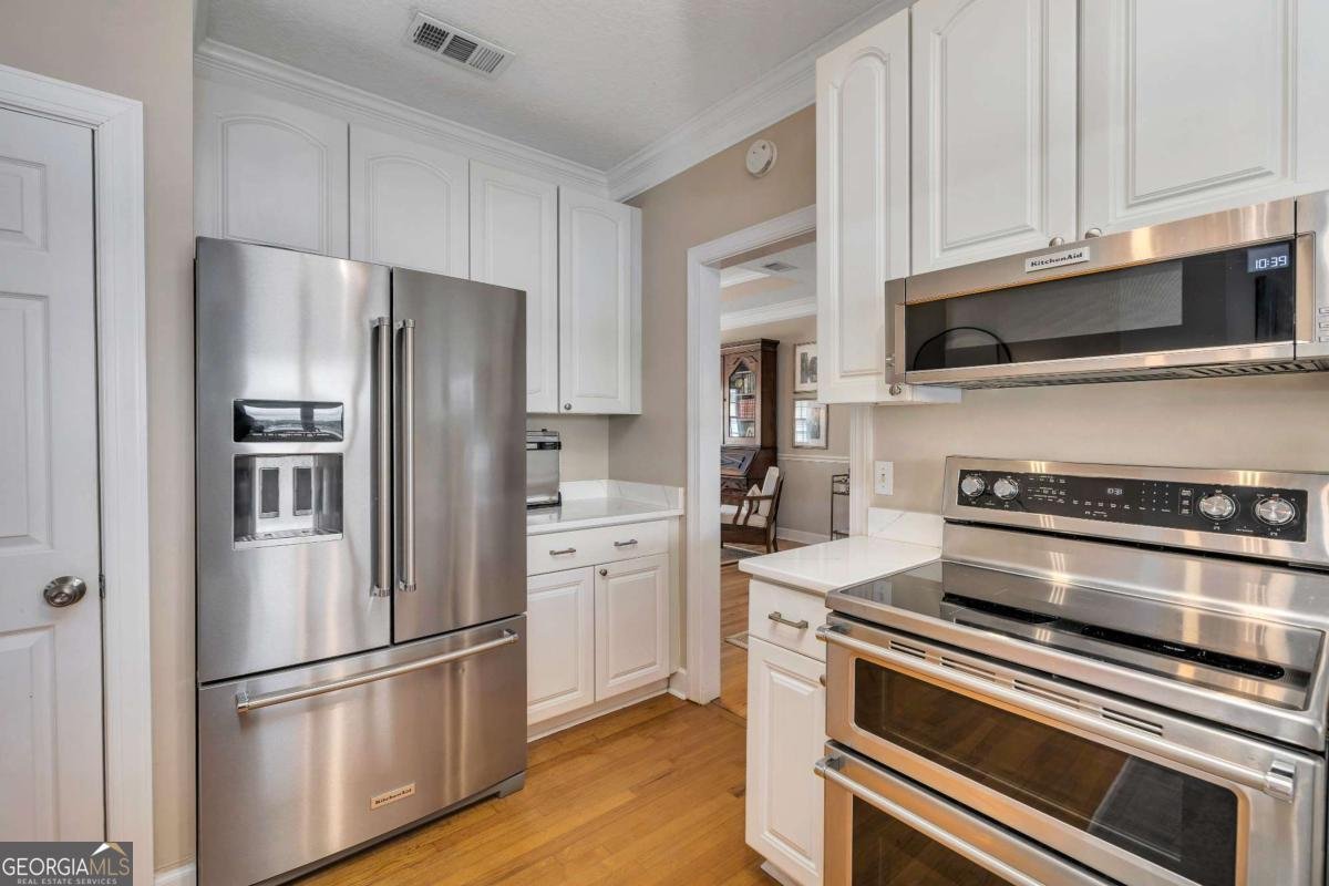 2115 Charing Brunswick - 11