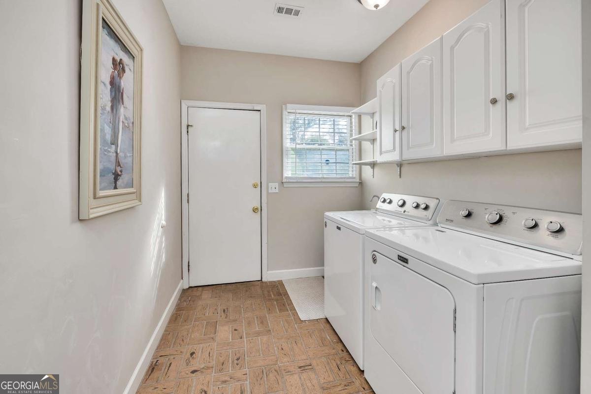 2115 Charing Brunswick - 25