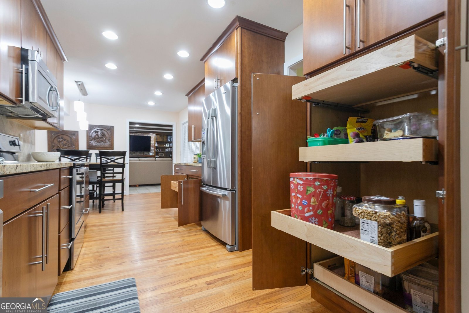 5037 HEATHERDALE Lane Atlanta - 13