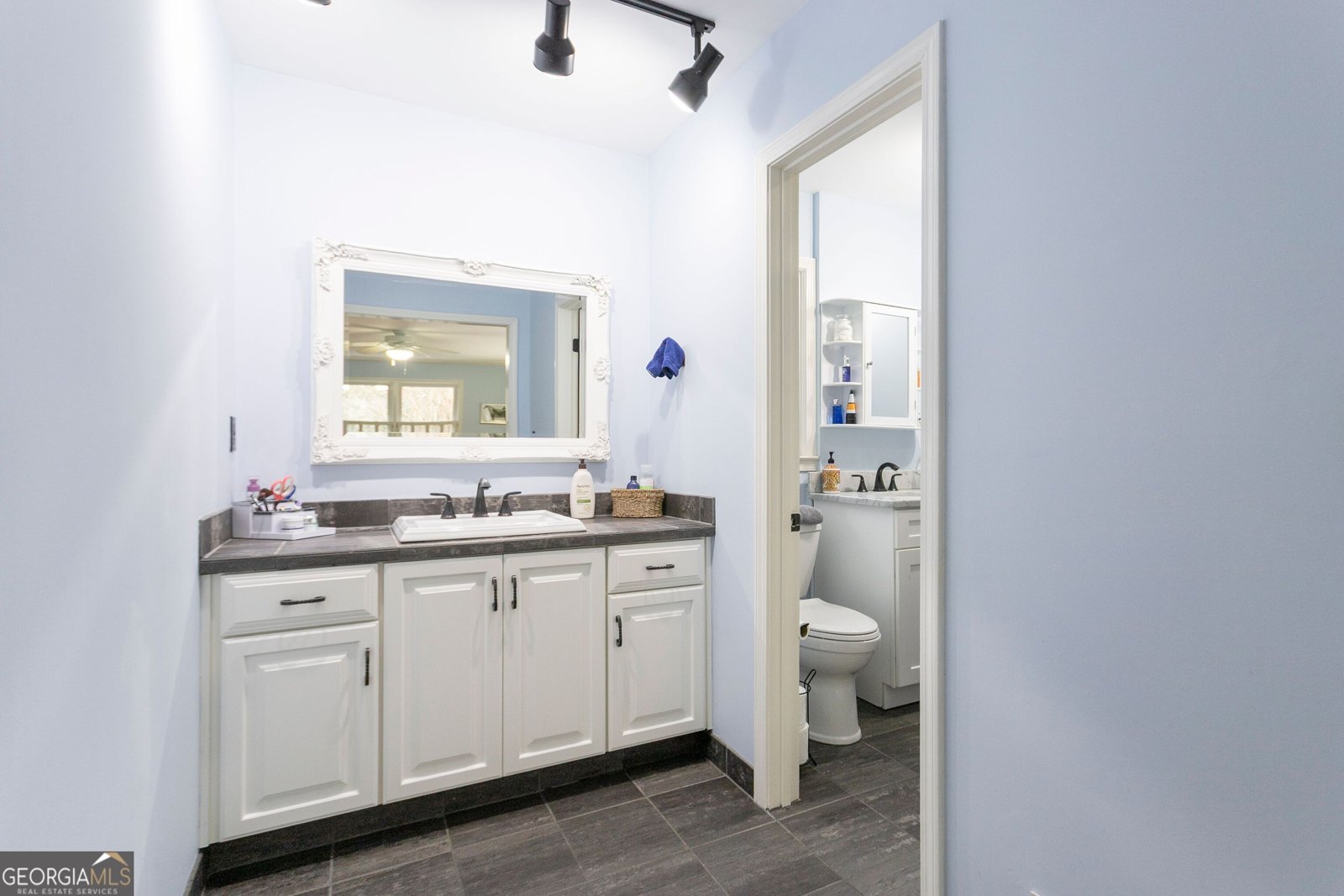 5037 HEATHERDALE Lane Atlanta - 31