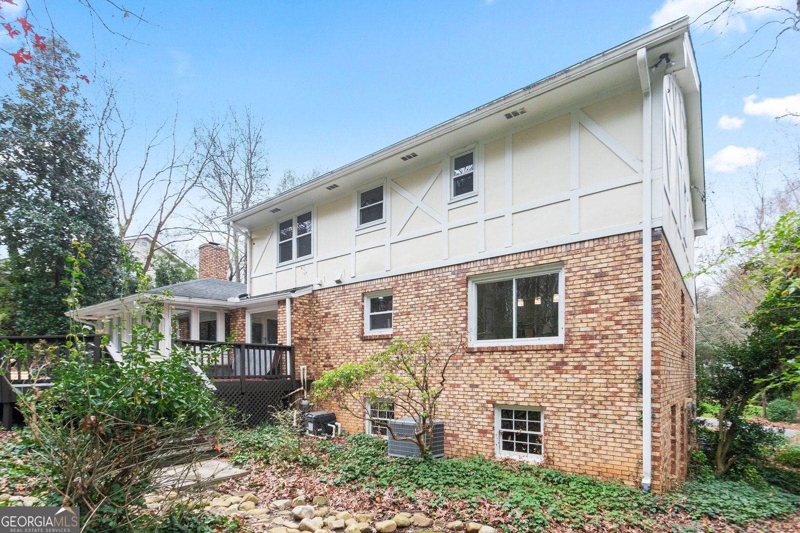 5037 HEATHERDALE Lane Atlanta - 5