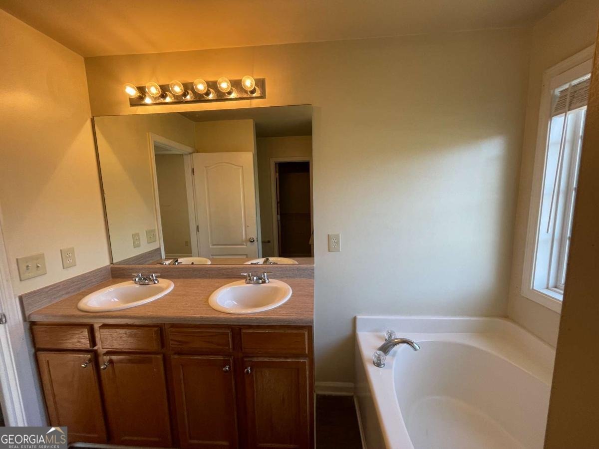 7510 Grayson Bridge Circle Douglasville - 19