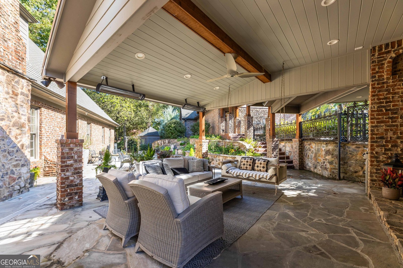 2000 Poplar Drive Columbus - 29