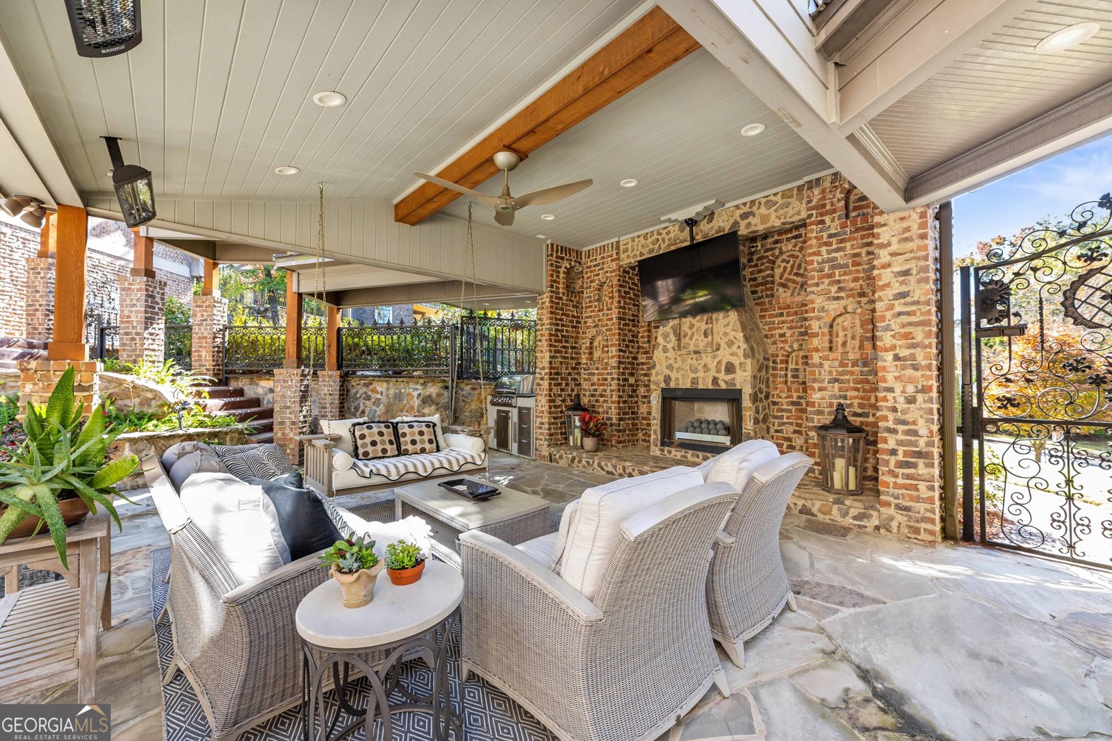 2000 Poplar Drive Columbus - 30