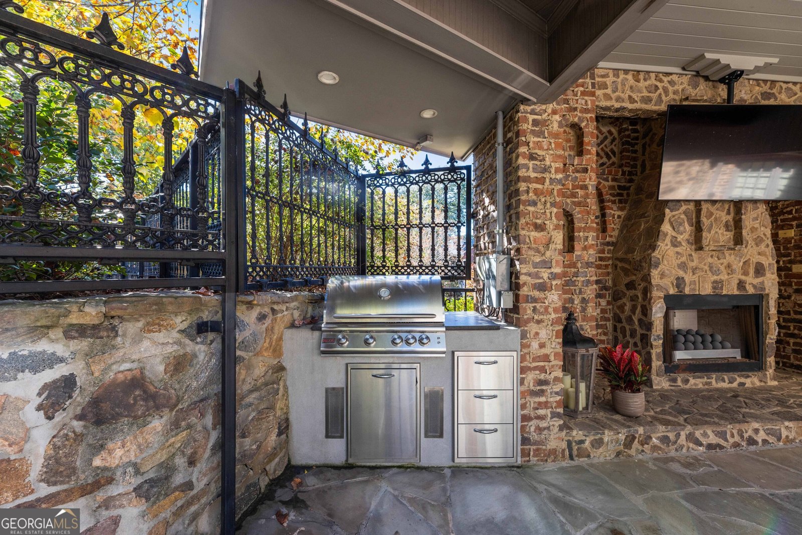 2000 Poplar Drive Columbus - 31