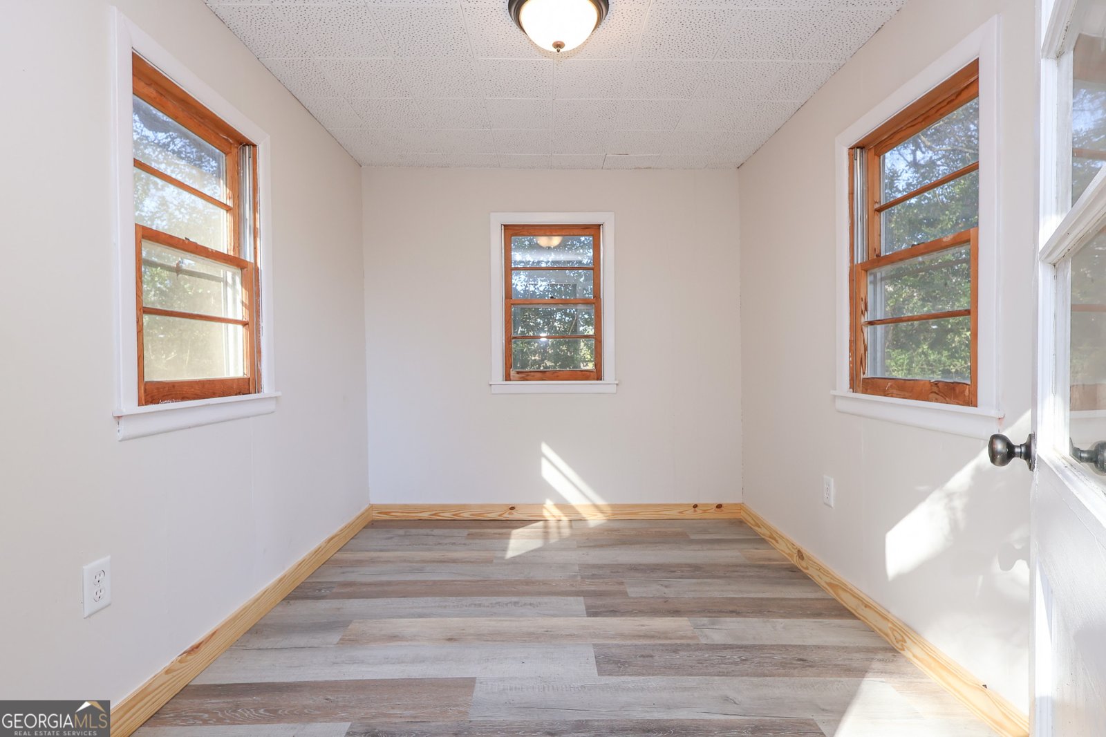 105 Larryton Drive Road Cochran - 33