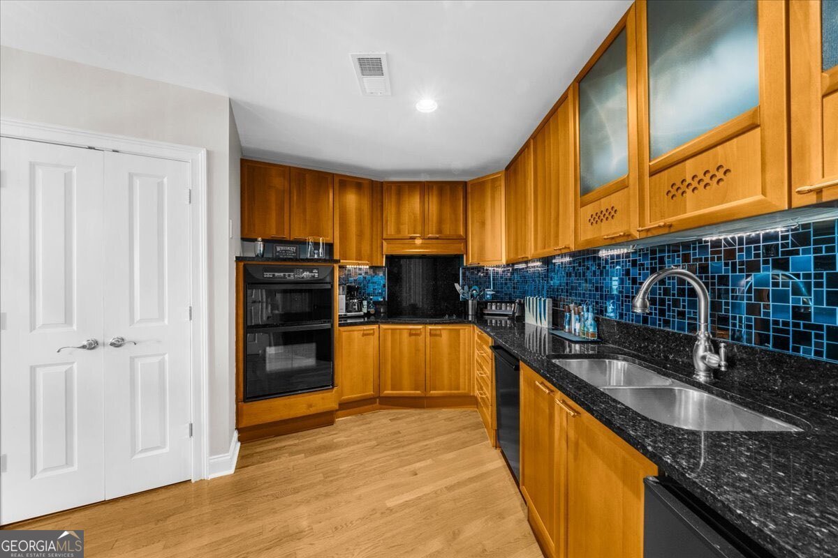 2881 Peachtree Road Atlanta - 24