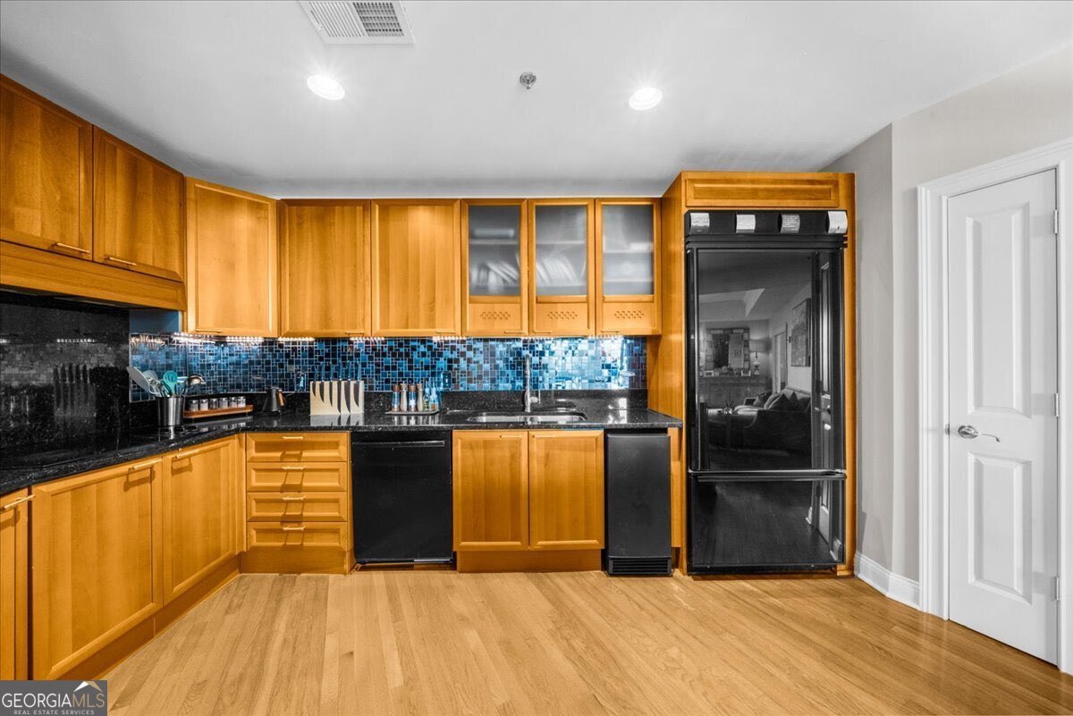 2881 Peachtree Road Atlanta - 27