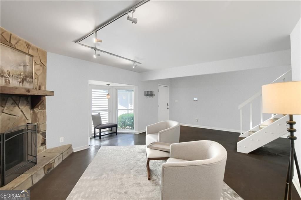 946 Bobcat Court Marietta - 3