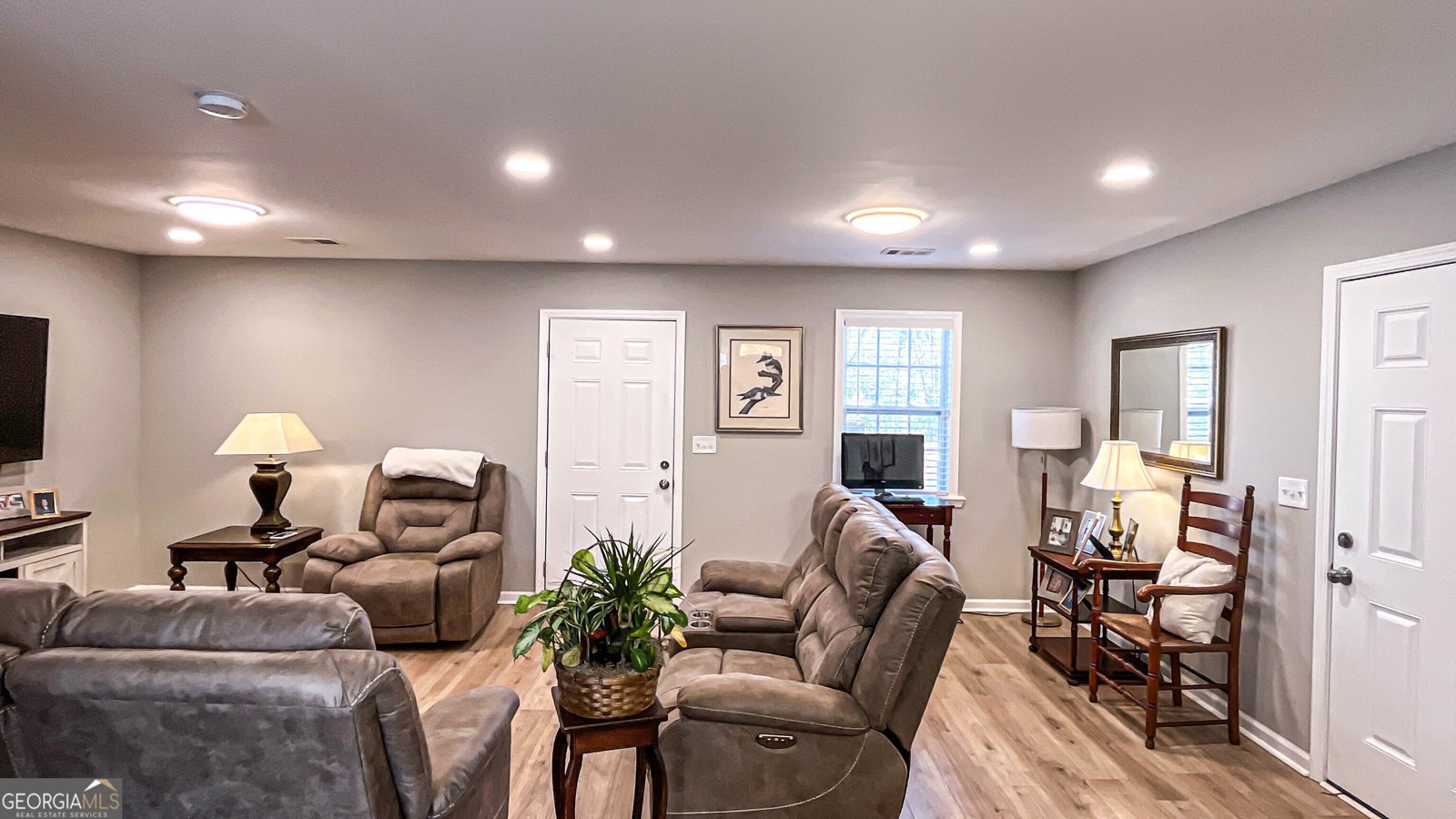 587 Highway 41 N Milner - 98