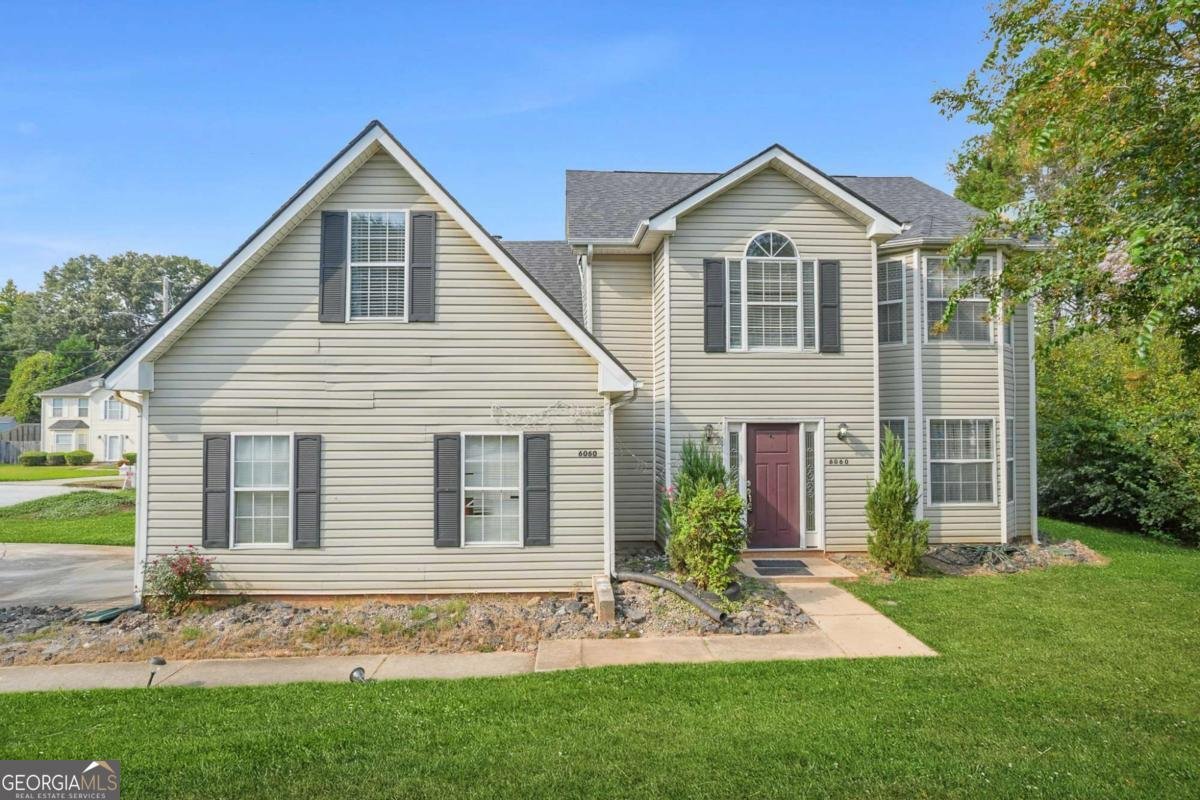 6060 Waterton Drive Lithonia - main photo