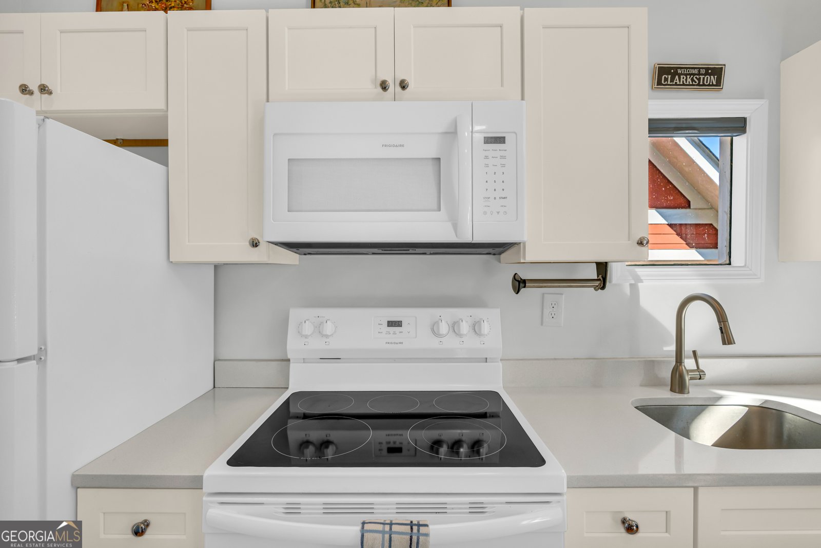 1186 Vaughan Street Clarkston - 20