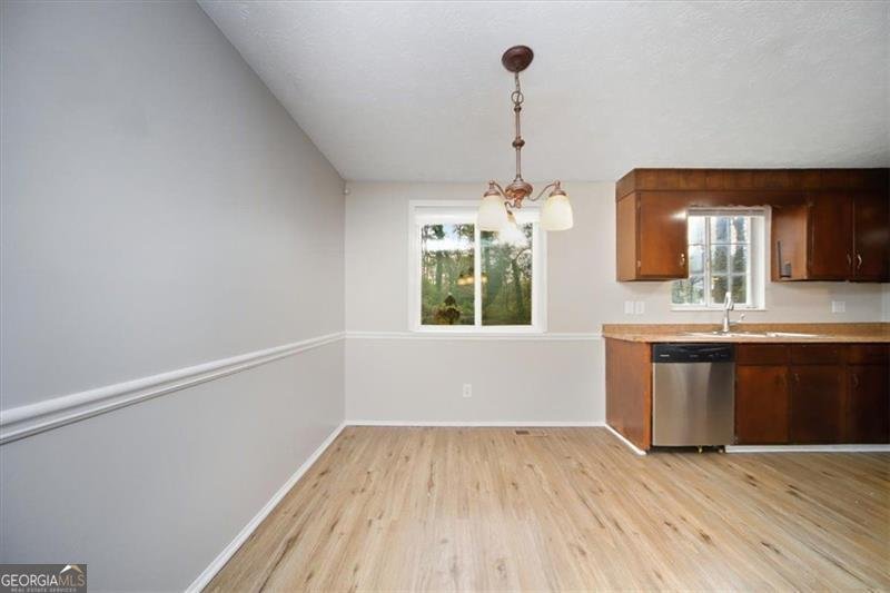 3394 DEARWOOD Lilburn - 26