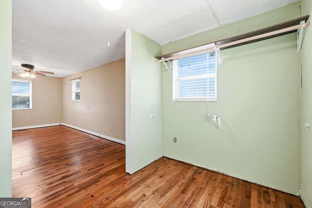 572 Young Loop Fairmount - 14