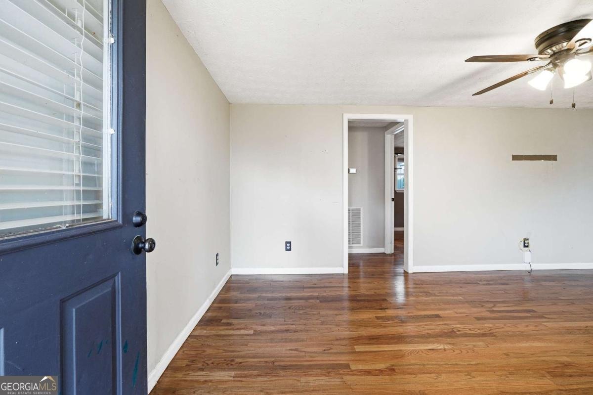 572 Young Loop Fairmount - 5