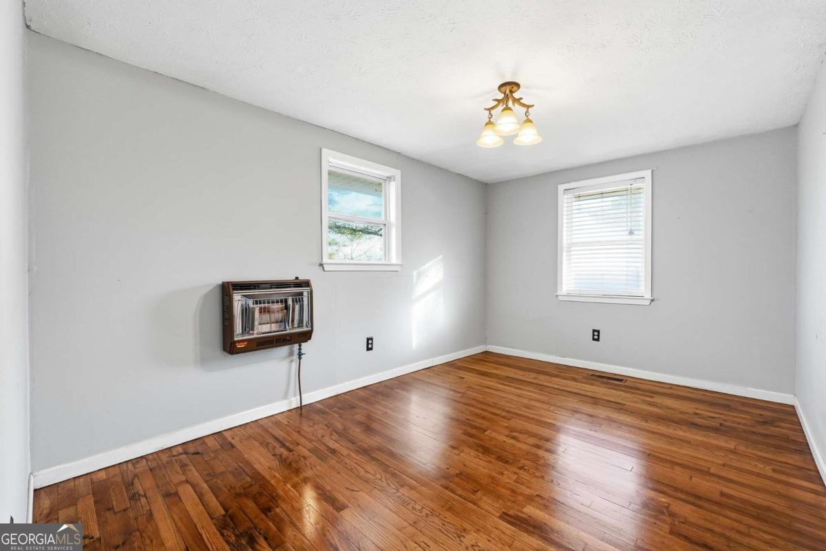 572 Young Loop Fairmount - 9