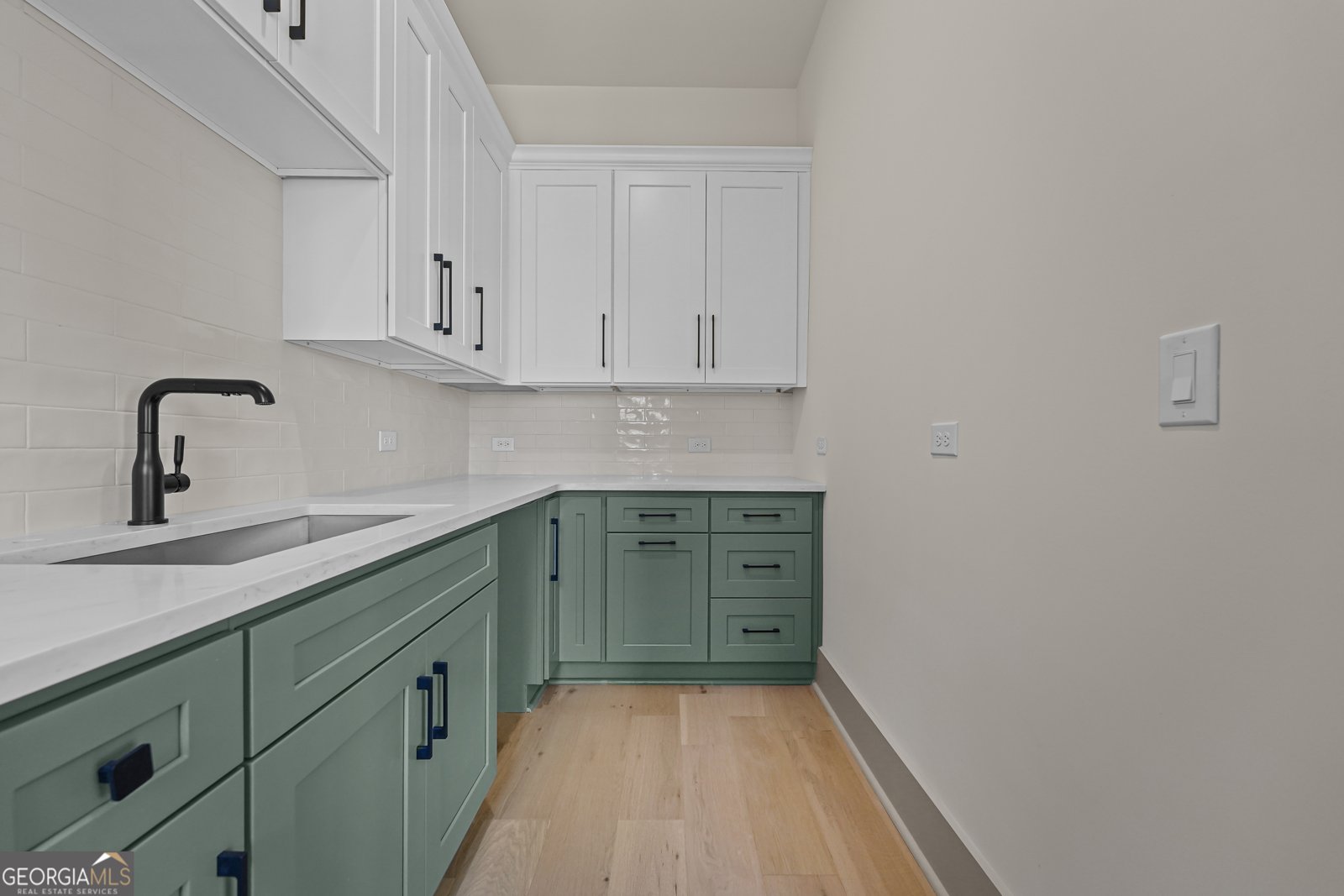 6084 BLUEWATER Boulevard Gainesville - 32