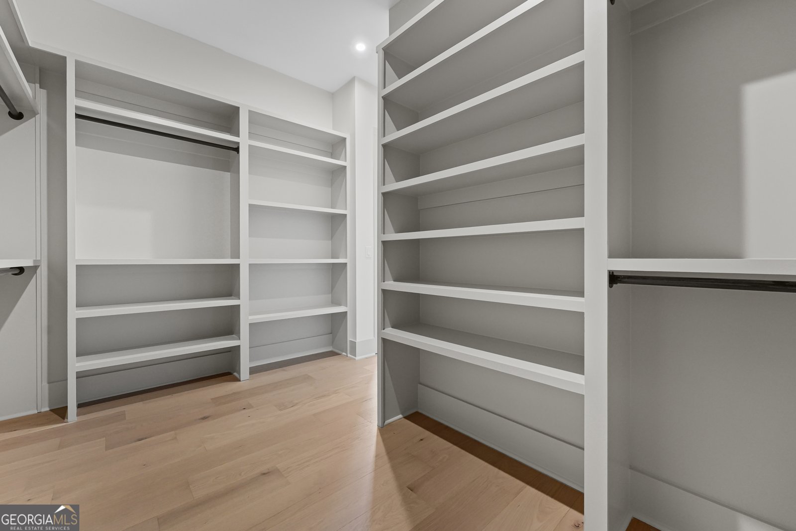 6084 BLUEWATER Boulevard Gainesville - 43