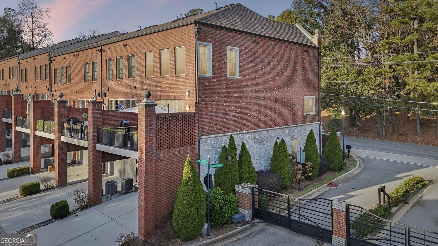 2926 Hermance Drive Brookhaven - 33