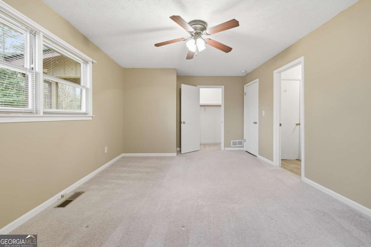 2876 Old Peachtree Road Dacula - 27