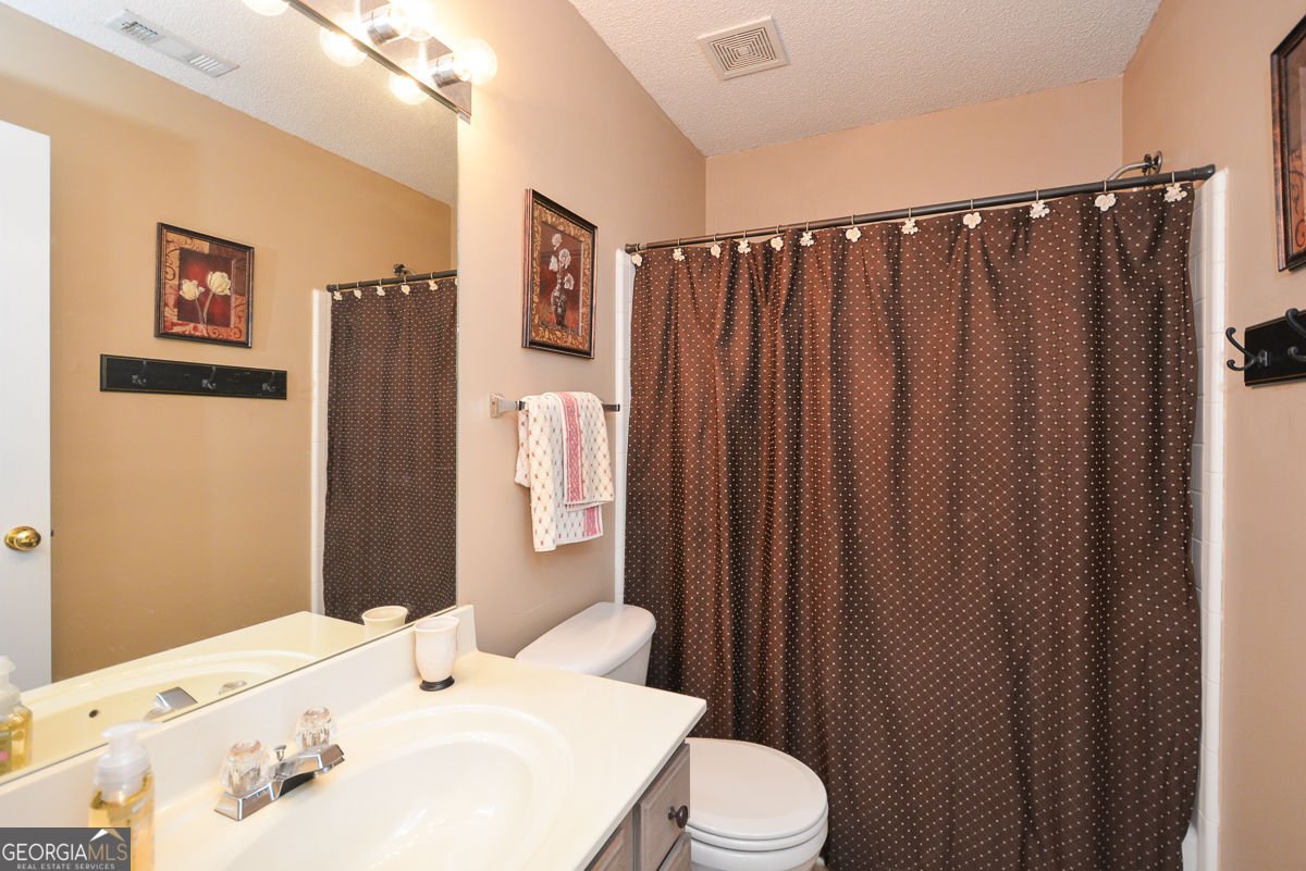 211 Ashland Drive Woodstock - 33