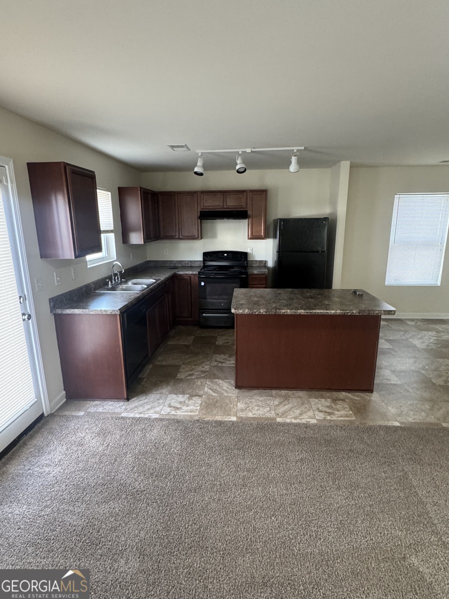 1579 Leonard Street Hampton - 5