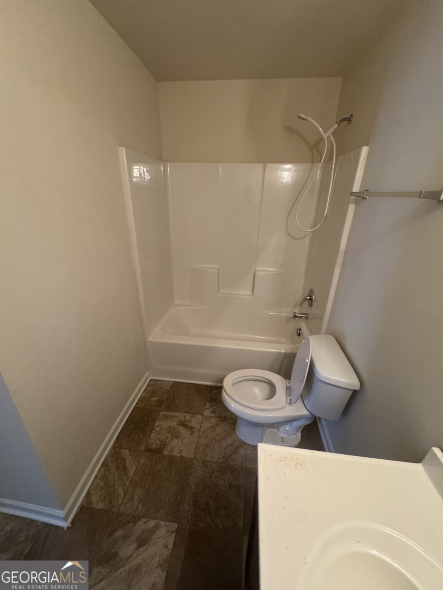 1579 Leonard Street Hampton - 9