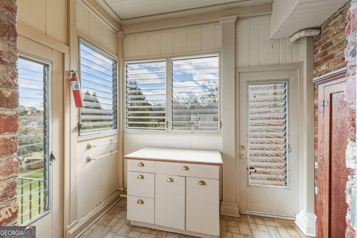 1606 Riverside Drive Gainesville - 22