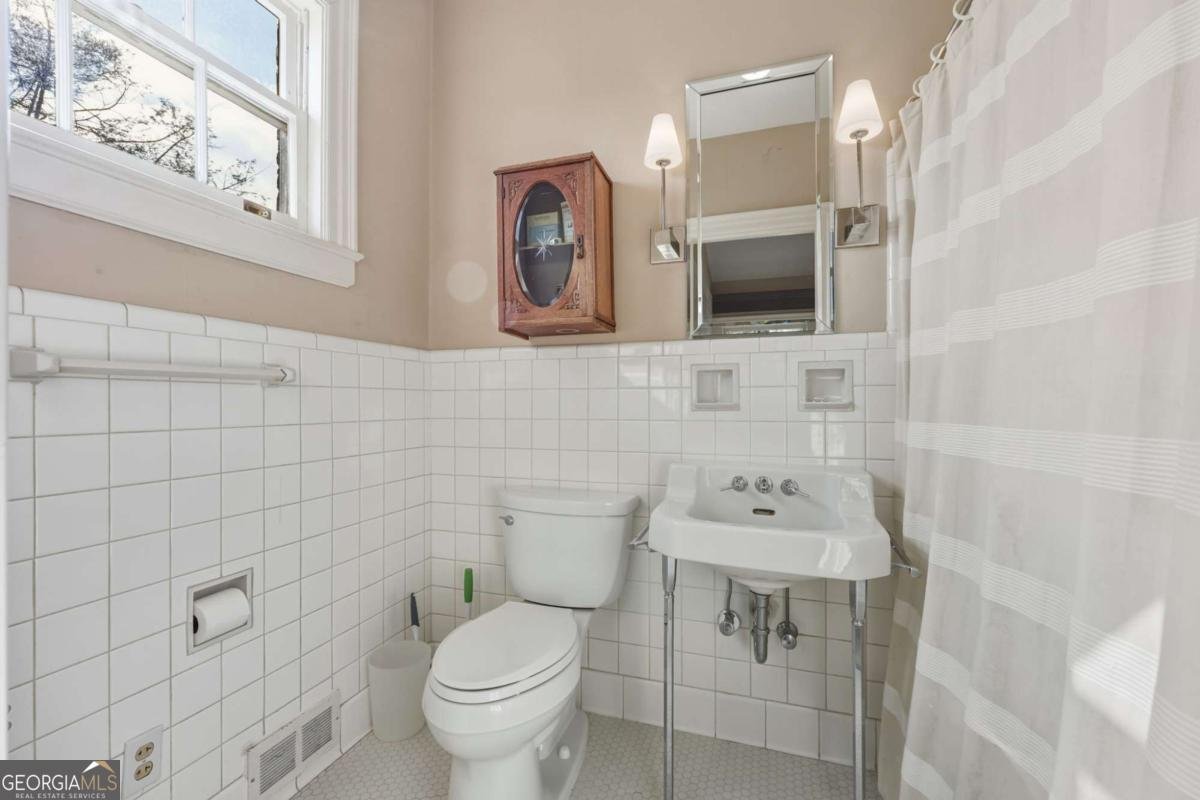 1606 Riverside Drive Gainesville - 32