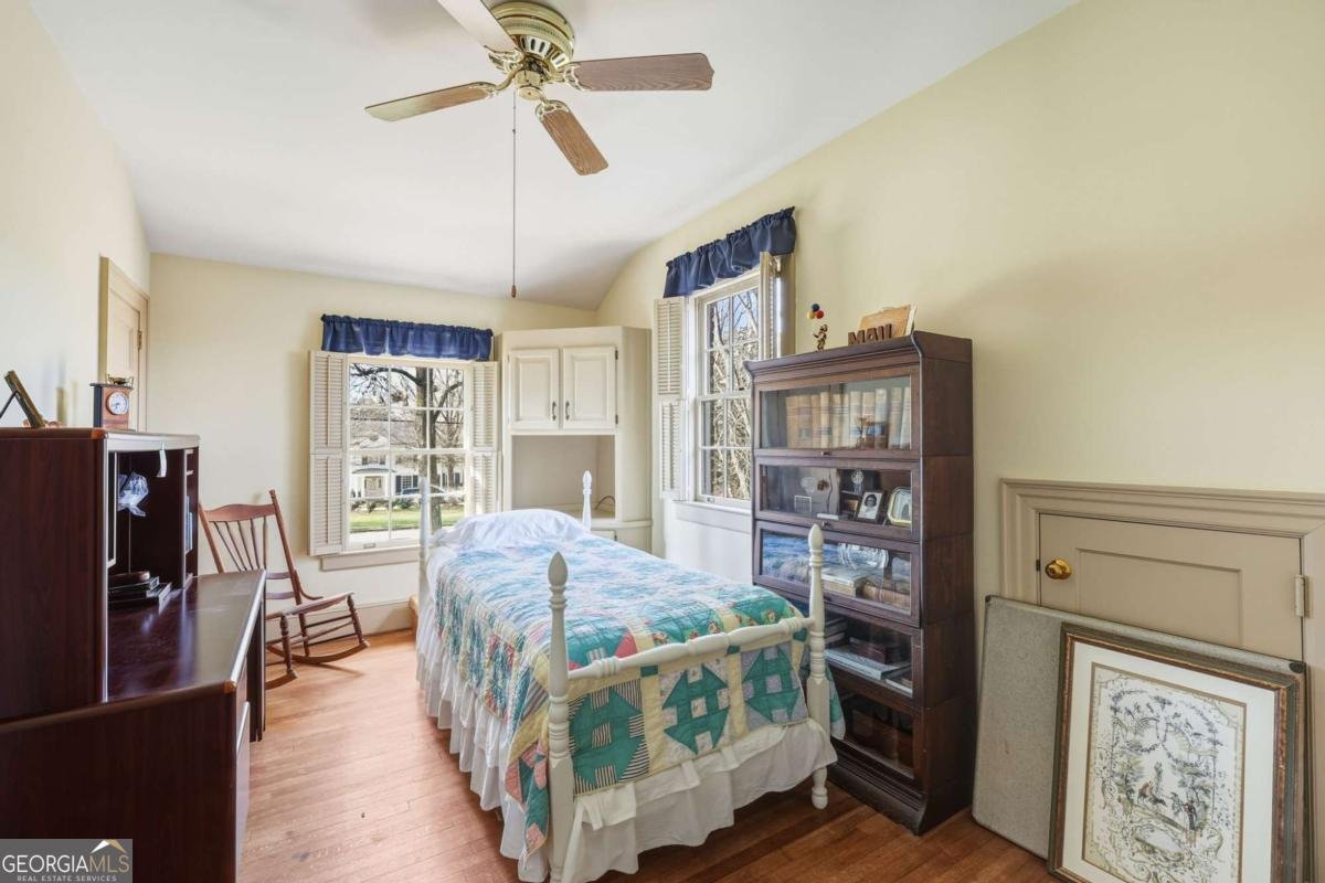 1606 Riverside Drive Gainesville - 33