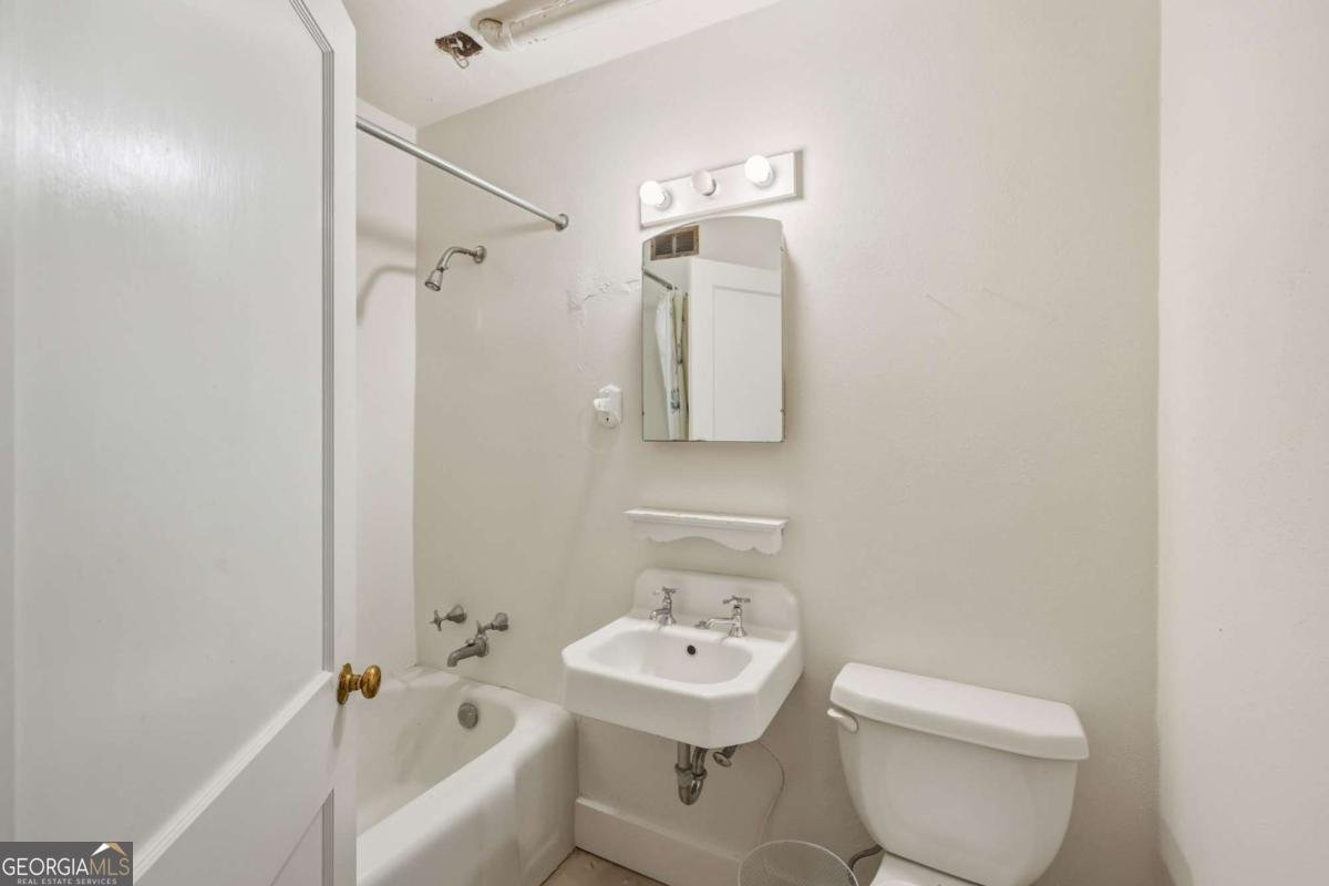 1606 Riverside Drive Gainesville - 38