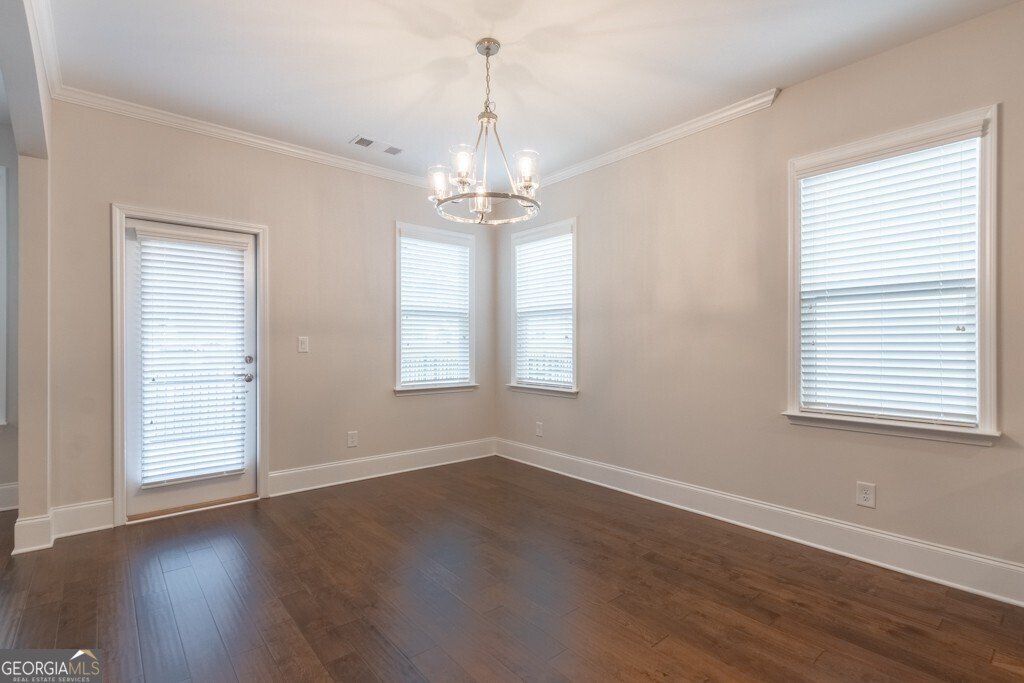 601 Cork St Woodstock - 9