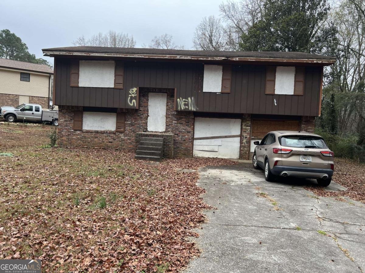 5827 Christopher Lane Lithonia - main photo