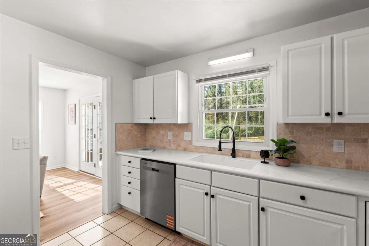 163 Willow Stream Court Roswell - 16