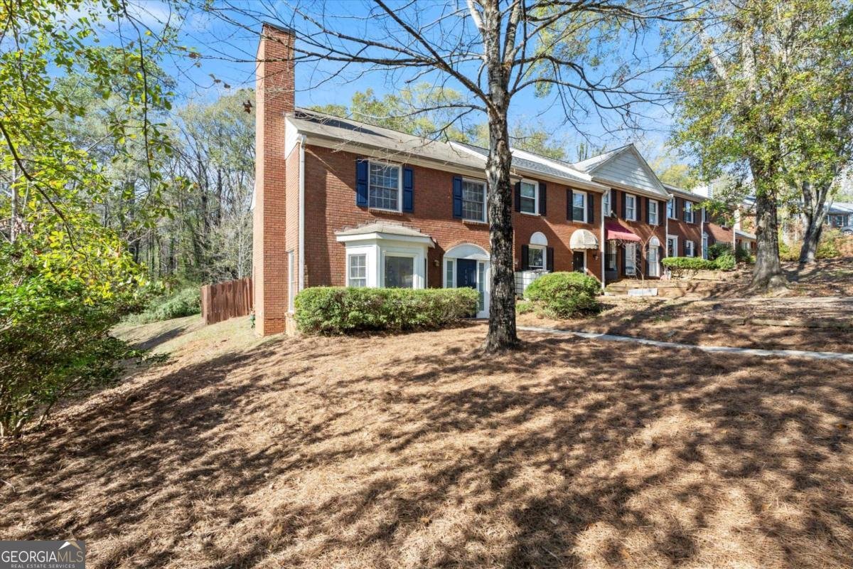 163 Willow Stream Court Roswell - 2