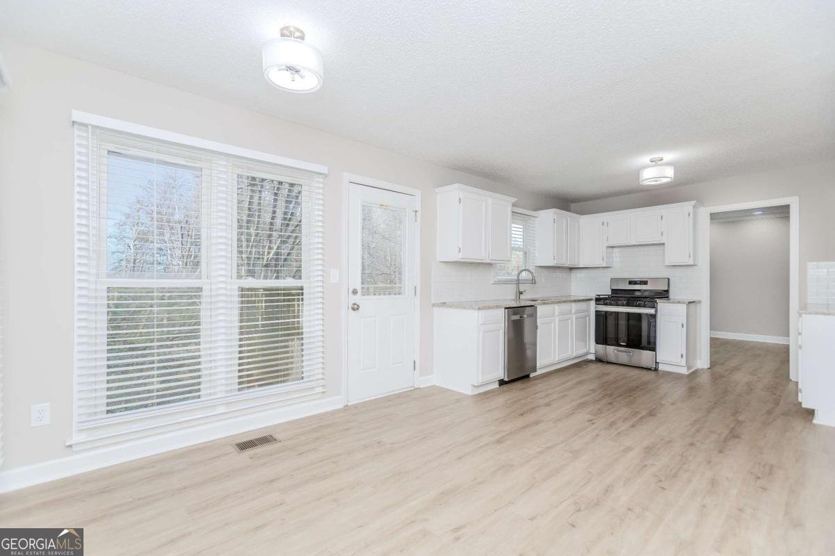 3083 Rock Creek Drive Rex - 18