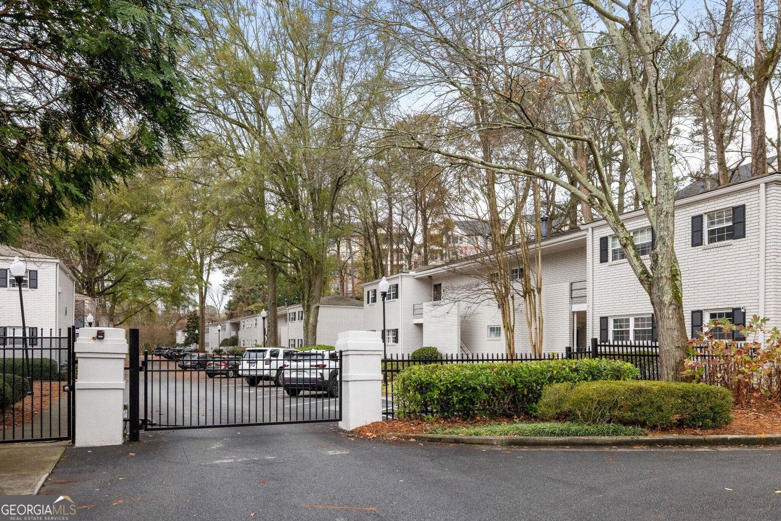 311 Peachtree Hills Avenue Atlanta - 33