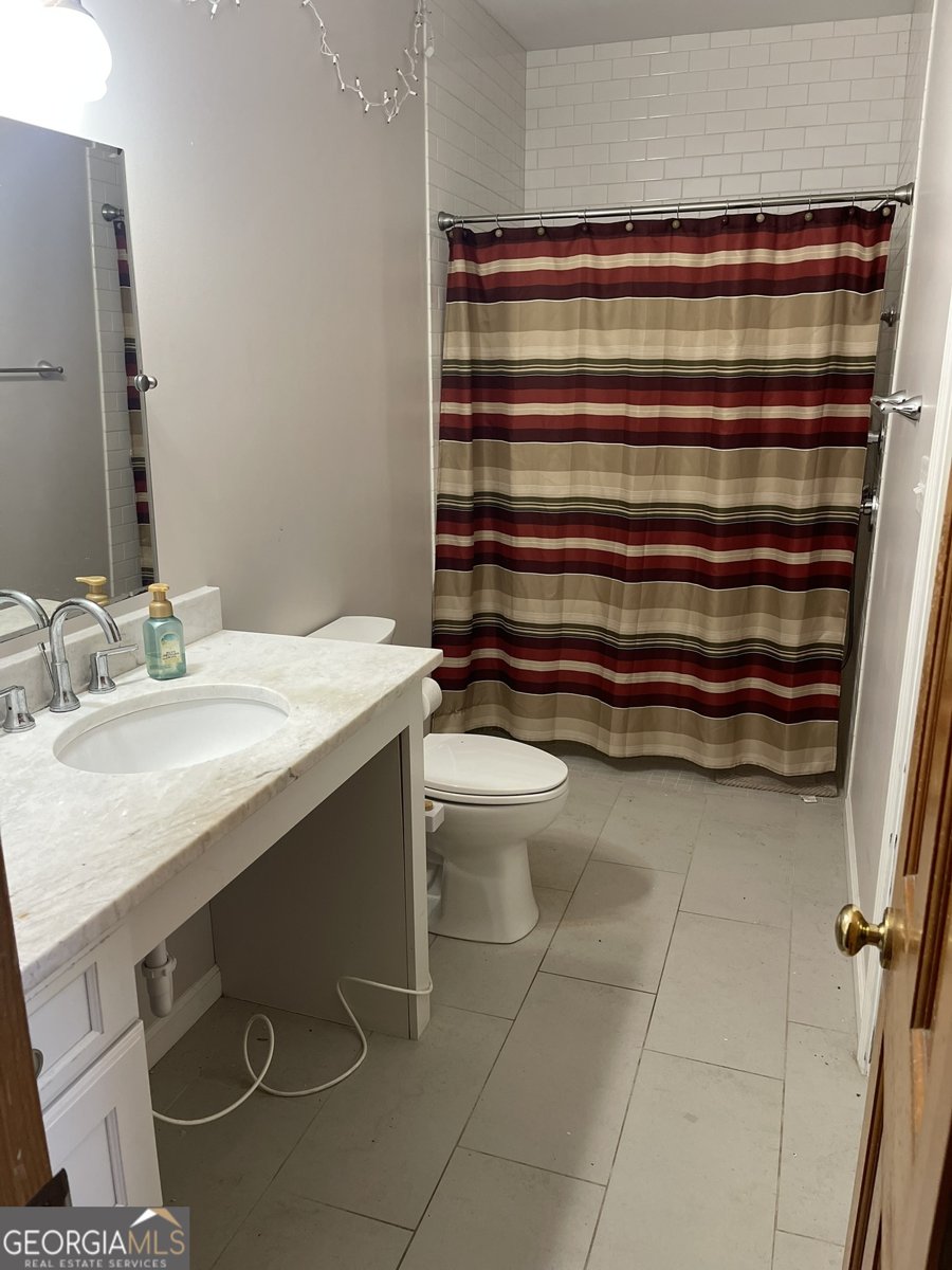 210 Lang Drive Fayetteville - 17