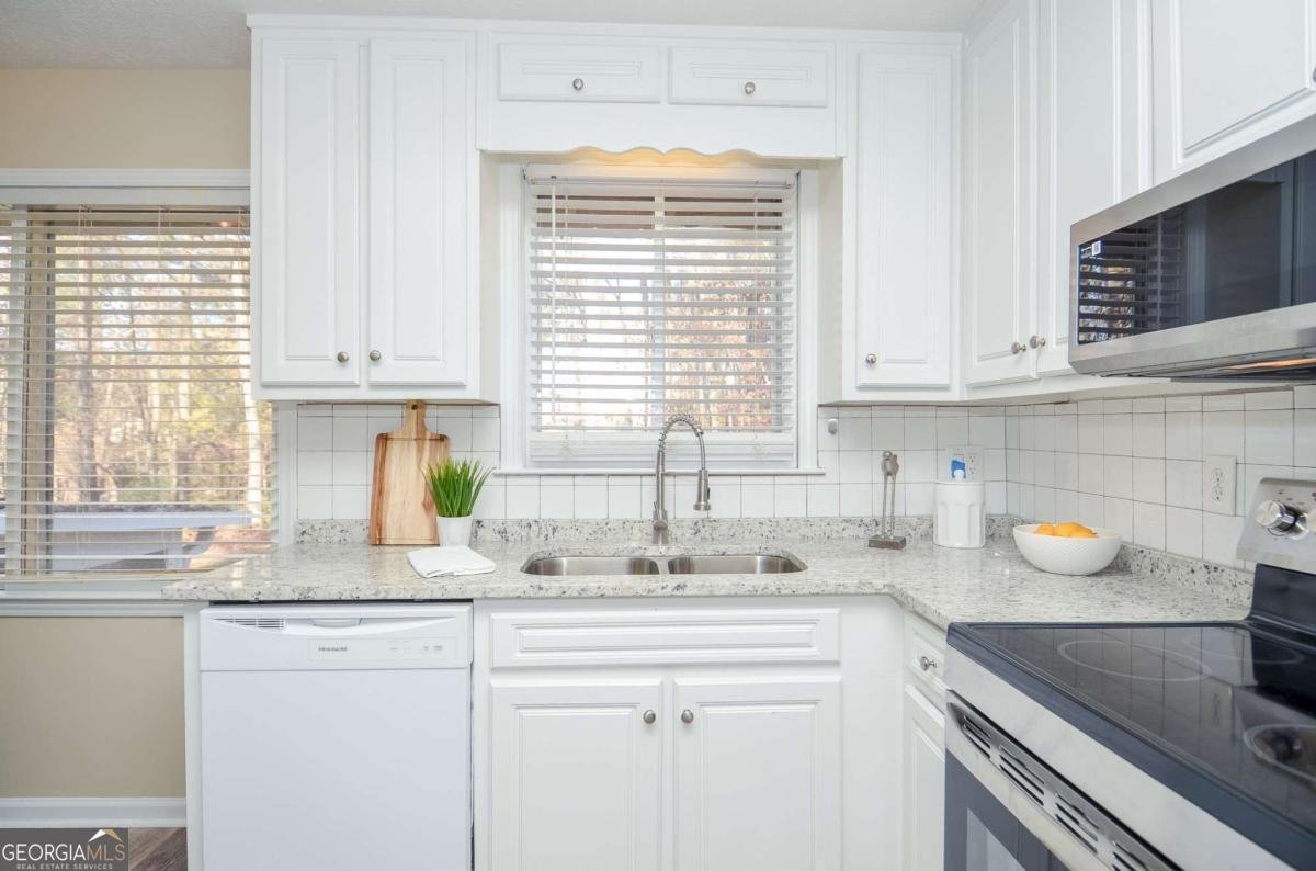 3173 Falconhurst Drive Lilburn - 13