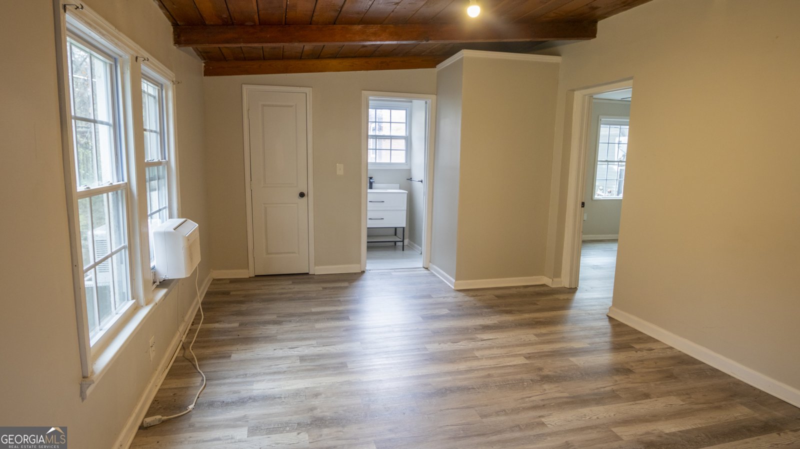 2541 Jewel Street East Point - 15