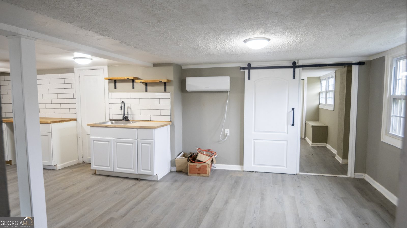 2541 Jewel Street East Point - 27