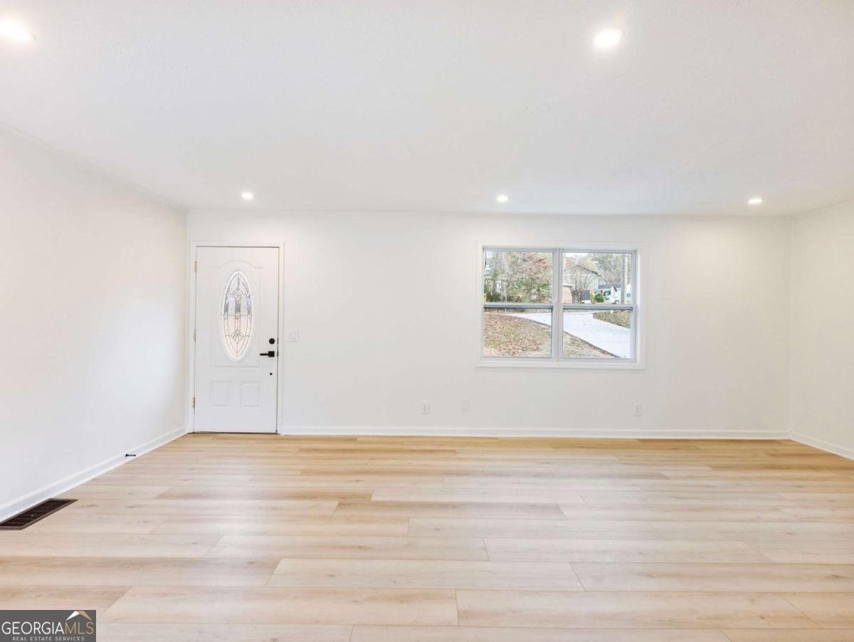 930 Woodbridge Drive Conyers - 7