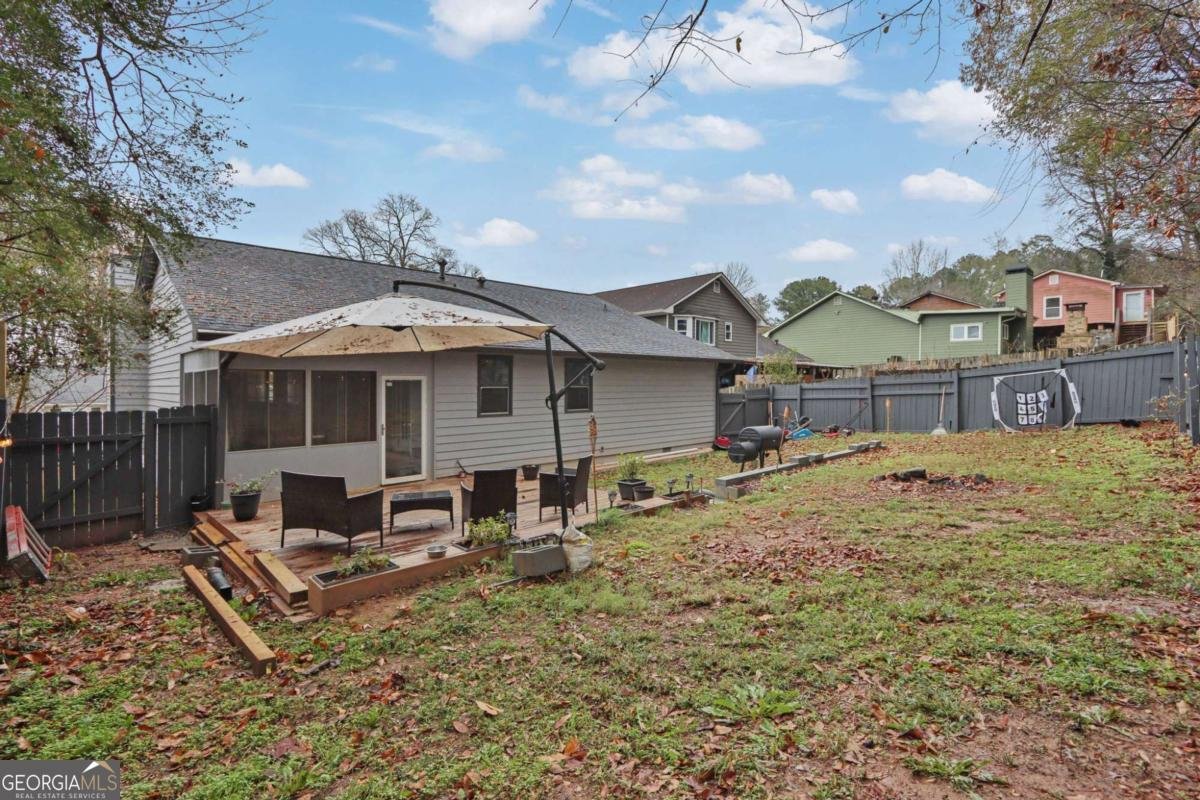 700 Pepperwood Trl Stone Mountain - 32