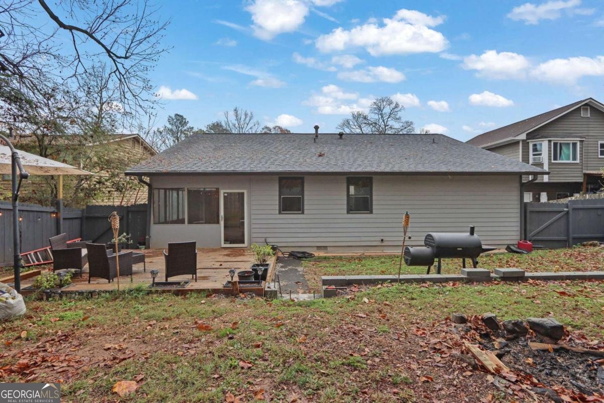 700 Pepperwood Trl Stone Mountain - 33