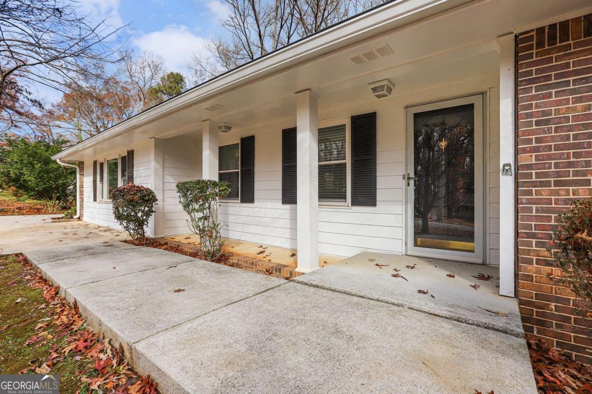 558 Dorsey Circle Lilburn - 4