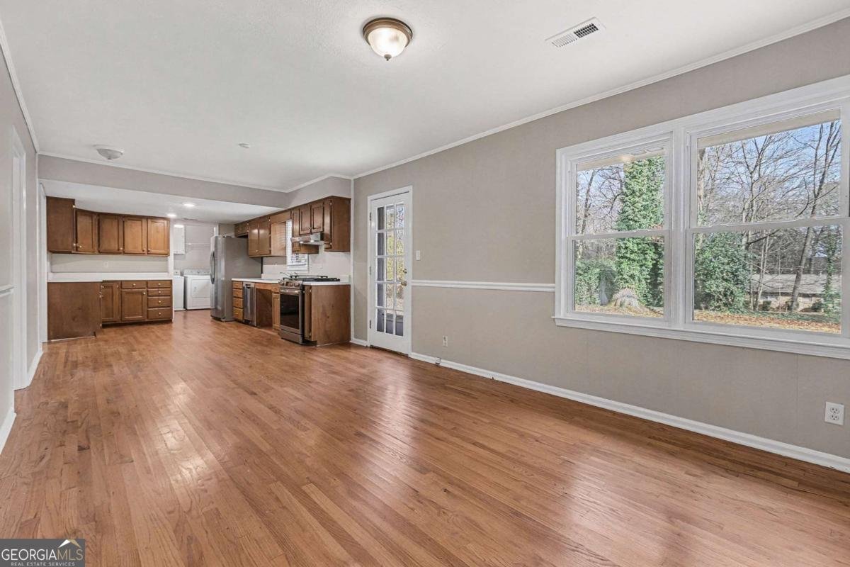 558 Dorsey Circle Lilburn - 5